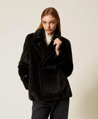 Twinset Manteau Court En Fausse Fourrure In Black