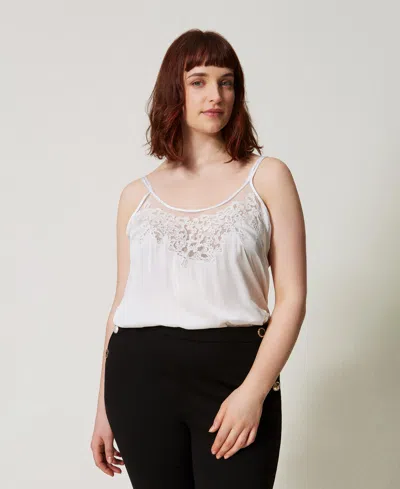 Twinset Top En Satin Avec Broderie In White