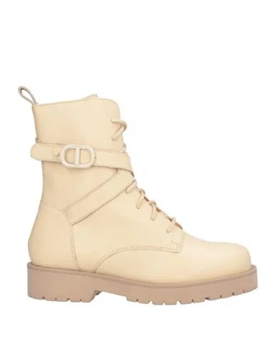 Twinset Woman Ankle Boots Ivory Size 8 Leather In White