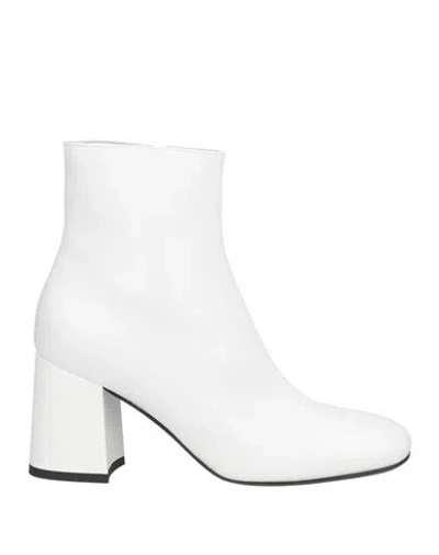 Twinset Woman Ankle Boots White Size 7 Leather