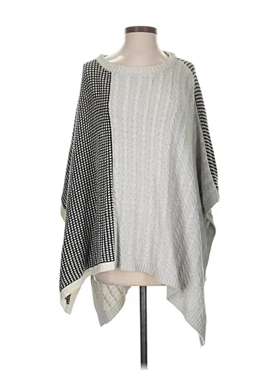 Pre-owned Two By Vince Camuto Poncho In Gray