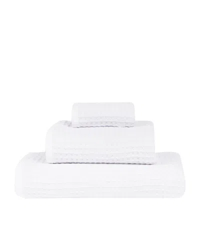 Uchino Air Waffle Bath Towel In White