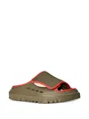 Ugg 피크모드 슬라이더 샌들 In Brown