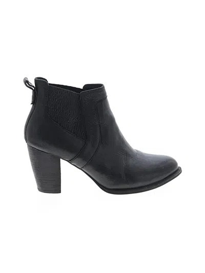 Pre-owned Ugg Ankle Boots In Black
