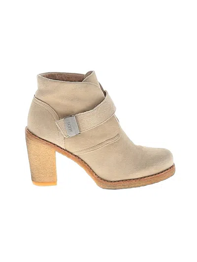 Pre-owned Ugg Ankle Boots In Tan
