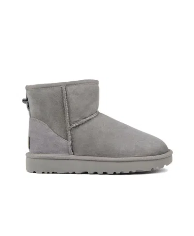 UGG AUSTRALIA ROUND HEAD BOOTS