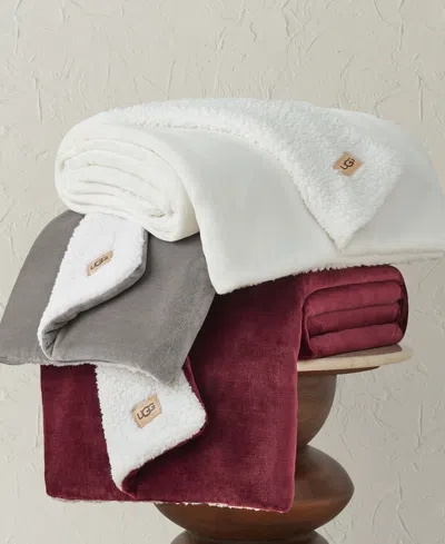 UGG AVERY REVERSIBLE THROW, 50" X 70"
