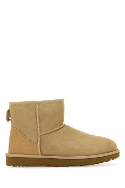 Ugg Boots In Beige O Tan