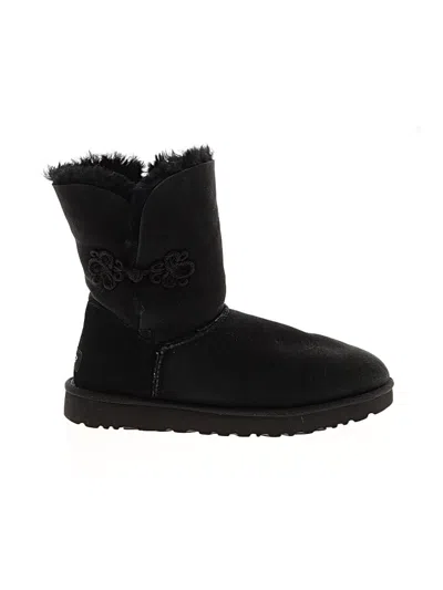 Pre-owned Ugg Boots In Black