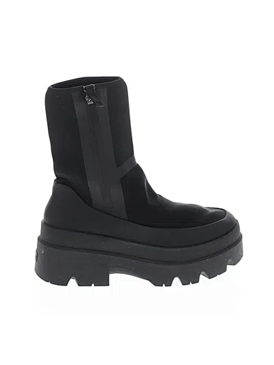 Pre-owned Ugg Boots In Black