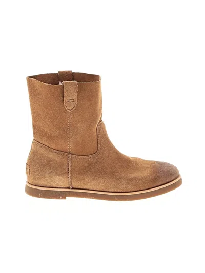 Pre-owned Ugg Boots In Tan