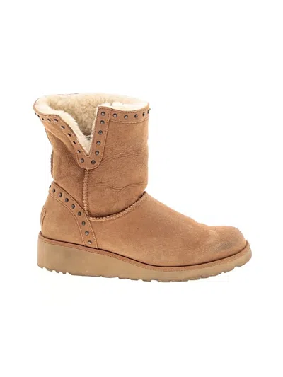 Pre-owned Ugg Boots In Tan