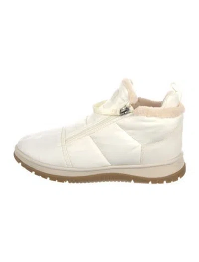 Pre-owned Ugg Boots In White