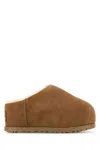 Ugg Flats In Chestnut