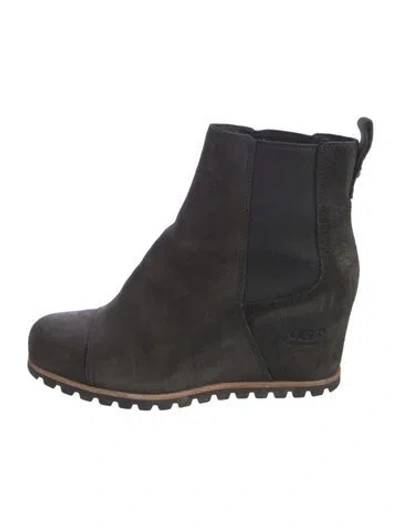 Pre-owned Ugg Chelsea Suede Chelsea Boots In Black