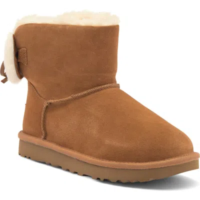 Ugg Mini Bailey Fluff Buckle Womens Suede Shearling Winter & Snow Boots In Chestnut