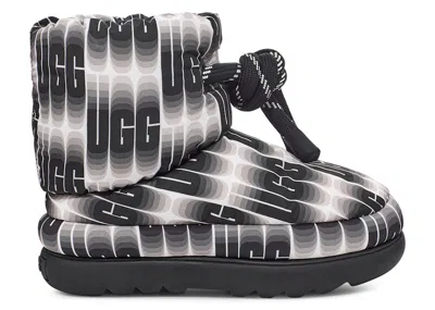 Pre-owned Ugg Classic Maxi Wavelength Short Boot (women's) Sneakers In Black/white