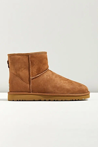 UGG MEN'S CLASSIC MINI BOOT IN BROWN AT URBAN OUTFITTERS,47447958