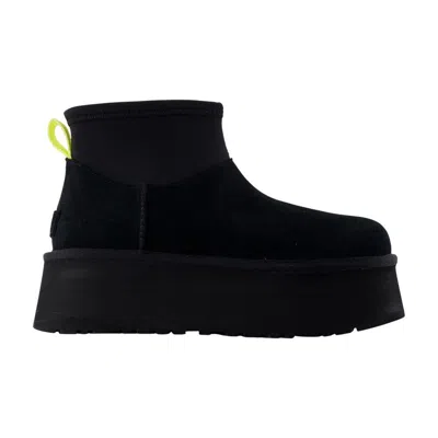 Ugg Classic Mini Dipper Ankle Boots In Black