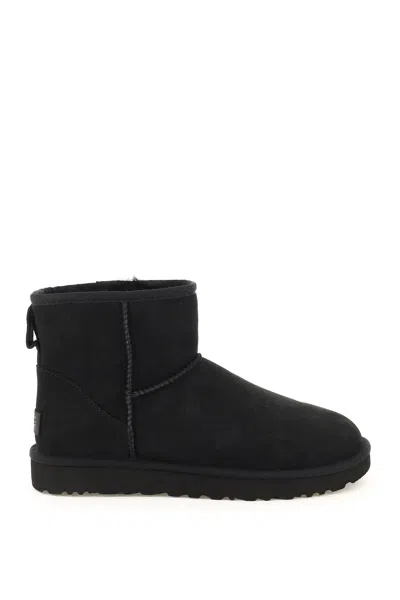 UGG CLASSIC MINI II ANKLE BOOTS