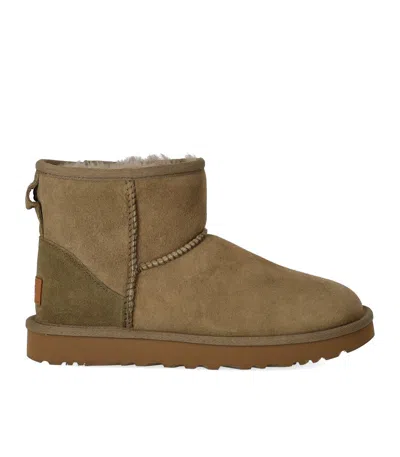 Ugg Classic Mini Ii Logo-patch Ankle Boots In Brown