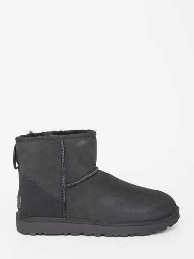 Ugg Womens Classic Mini Ii Boots In Black