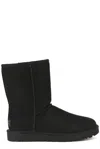 UGG UGG CLASSIC SHORT II ROUND TOE BOOTS