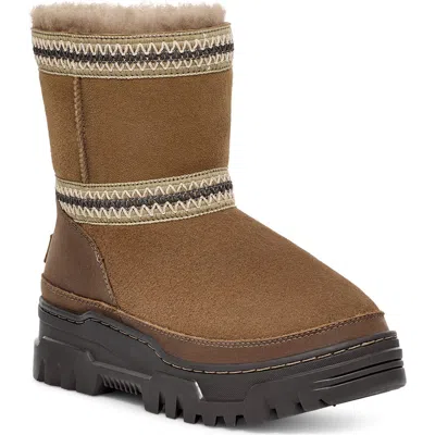 Ugg ® Classic Short Trailgazer Boot In Brown