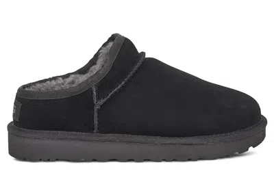 Pre-owned Ugg Classic Slipper (women's) Sneakers In Black