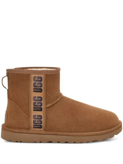 Ugg Classic Suede Logo-detail Ankle Boots In Chestnut