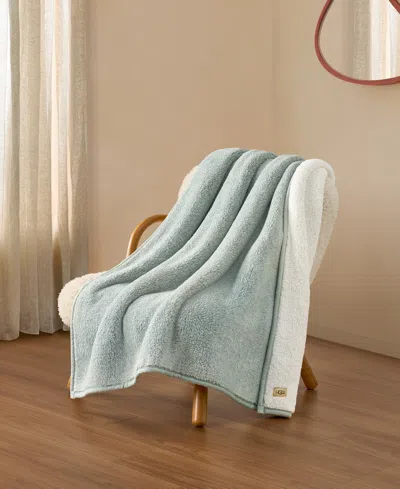 Ugg Classic Fluff Throw, 50" X 70" In Gray