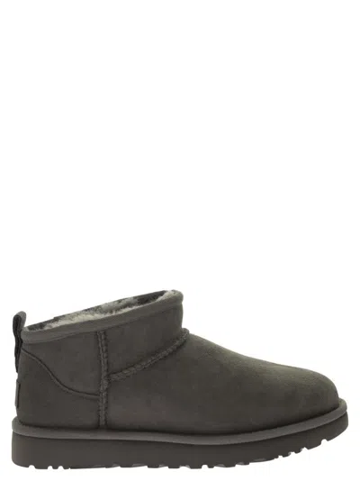 Ugg Classic Ultra Mini - Sheepskin Boot In Gray