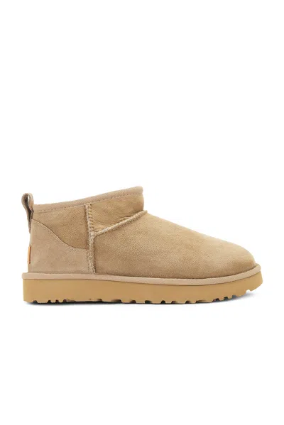 UGG CLASSIC ULTRA MINI BOOT