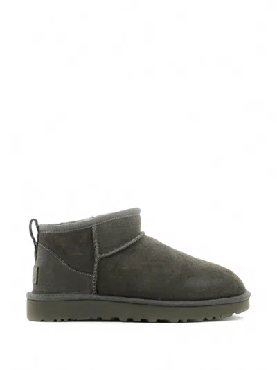 Ugg Classic Ultra Mini Stiefeletten Aus Leder In Gray