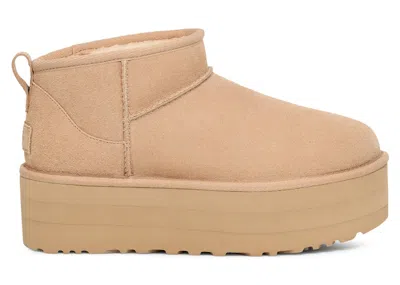 Pre-owned Ugg Classic Ultra Mini Platform Boot (women's) Sneakers In Driftwood/white Pepper