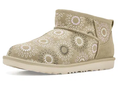 Ugg Classic Ultra Mini Sun Stitched (little Kid/big Kid) Girls Shoes Mustard Seed : 4 Big Kid M, Suede In Multi