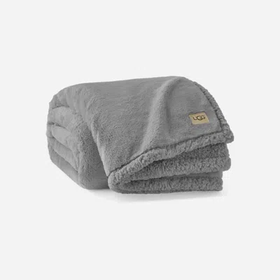 Ugg ® Cynthia Throw 50" X 70" Polyester Blankets In Seal Grey