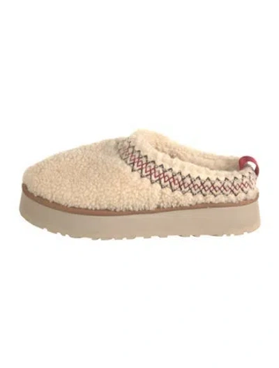 Pre-owned Ugg Faux Fur Patterned Slippers In Neutrals