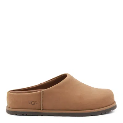 Ugg Flat Shoes Dark Chestnut In Brown