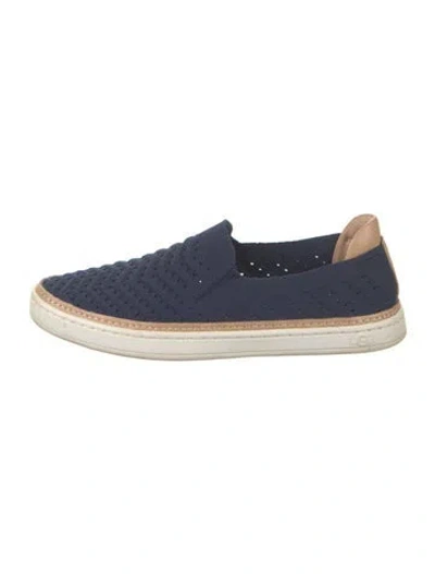 Pre-owned Ugg Flats In Blue