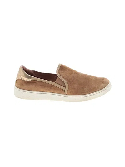 Pre-owned Ugg Flats In Brown
