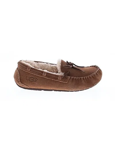 Pre-owned Ugg Flats In Brown