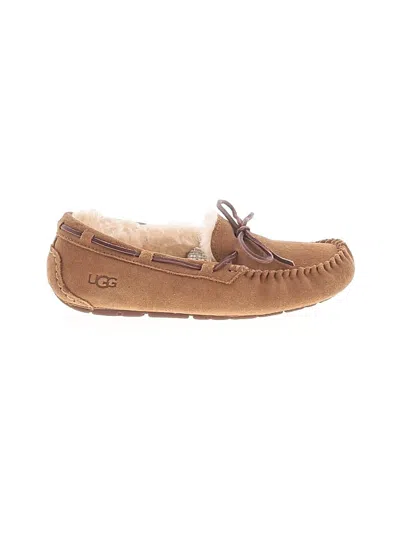 Pre-owned Ugg Flats In Brown