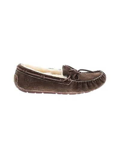 Pre-owned Ugg Flats In Brown