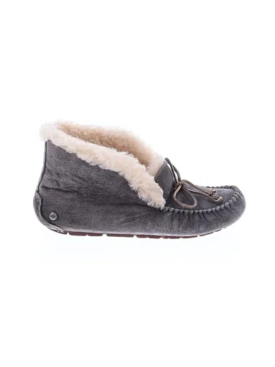 Pre-owned Ugg Flats In Gray