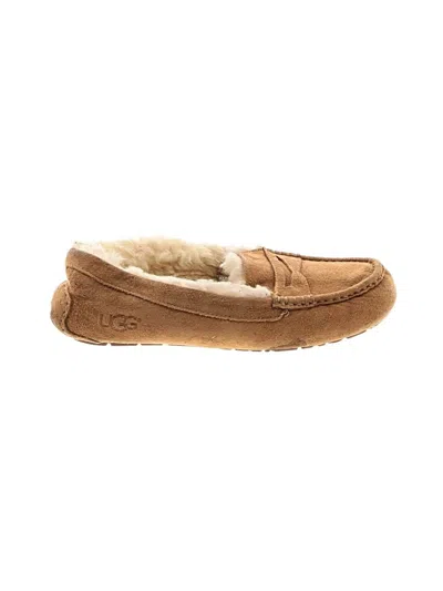 Pre-owned Ugg Flats In Tan