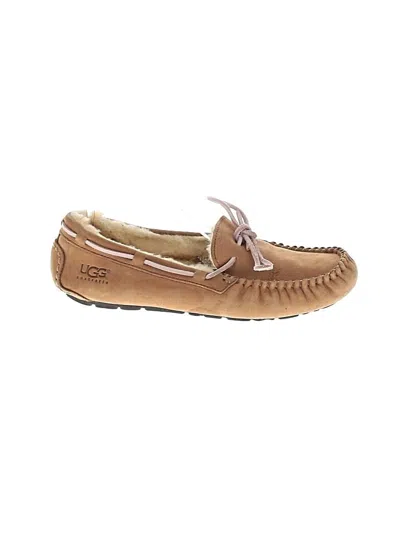 Pre-owned Ugg Flats In Tan