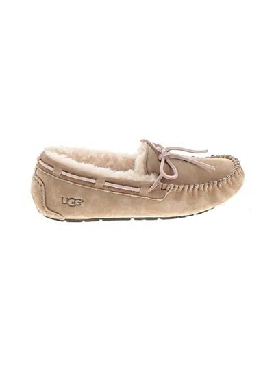 Pre-owned Ugg Flats In Tan