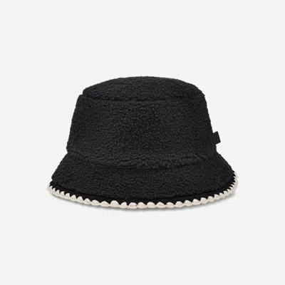 Ugg ®fluff Scalloped Hat Fleece In Black