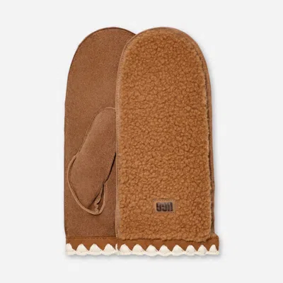 Ugg ®fluff Scalloped Mitten Leather/fleece In Chestnut In Metallic